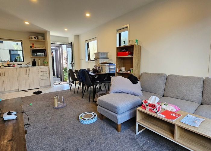  at 11/10 Fathom Place, Te Atatu Peninsula, Waitakere City, Auckland