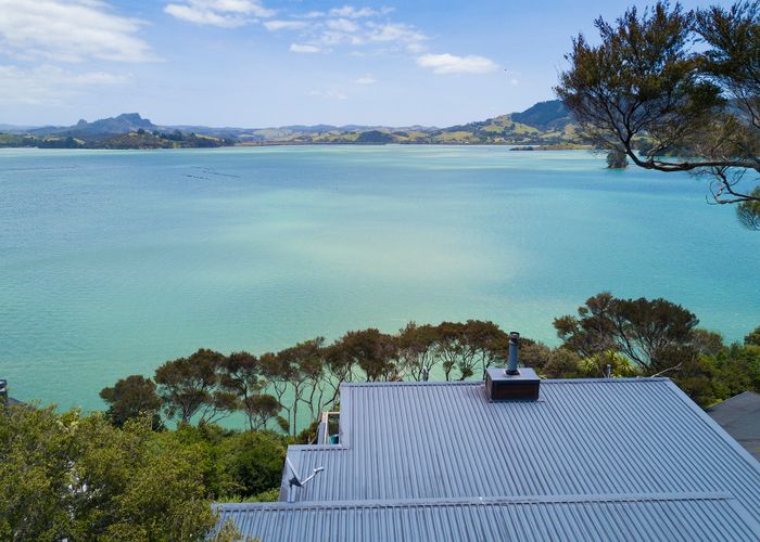  at 28 Kent Street, Whangaroa