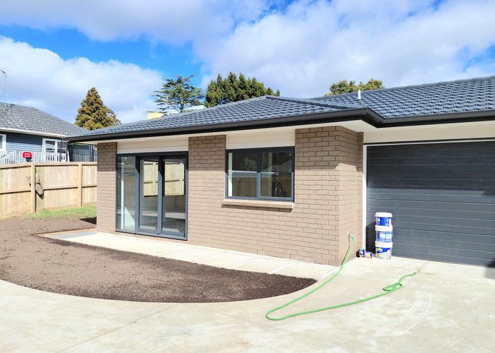  at 383b West Coast road, Glen Eden, Waitakere City, Auckland