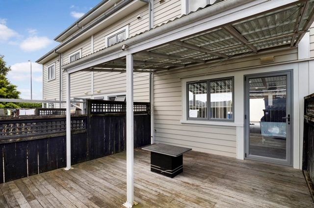  at 4/289 Shirley Road, Papatoetoe, Manukau City, Auckland