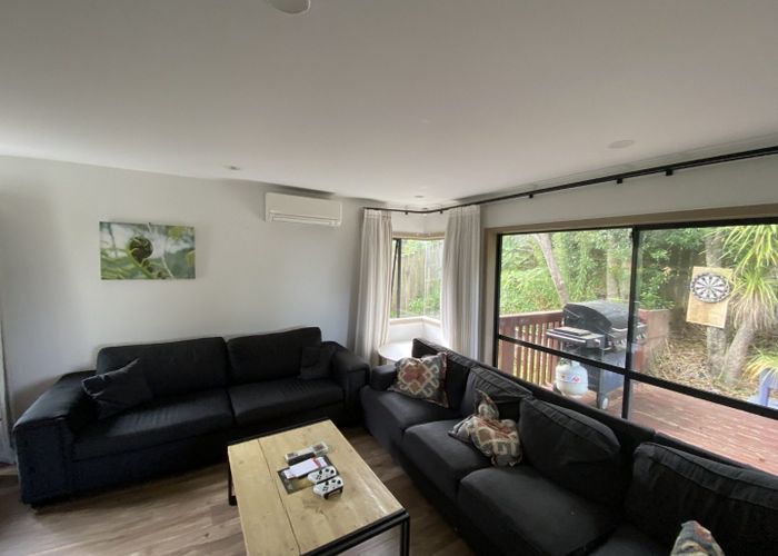  at 18 Bush View lane, Northcote, North Shore City, Auckland