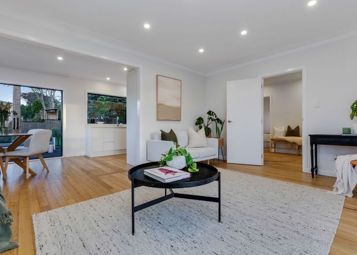  at 19 Highland Ave, Titirangi, Waitakere City, Auckland