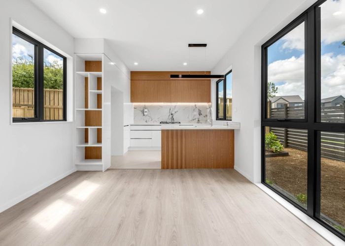  at 2/7 Edgar Pearce Place, Howick, Manukau City, Auckland