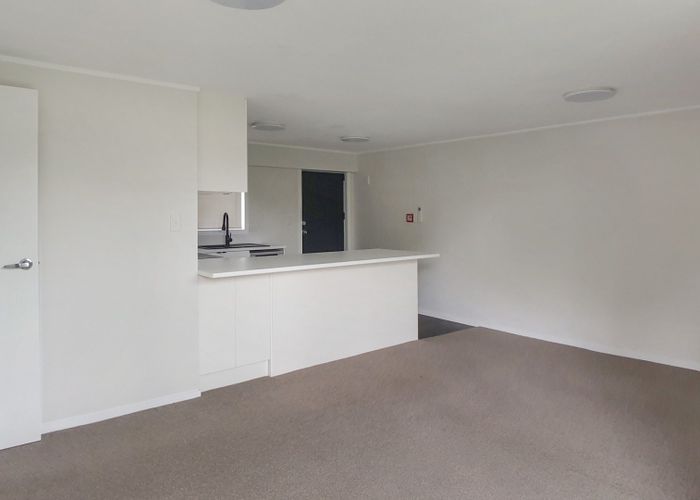  at 12/15 Queen Mary Avenue, New Lynn, Waitakere City, Auckland