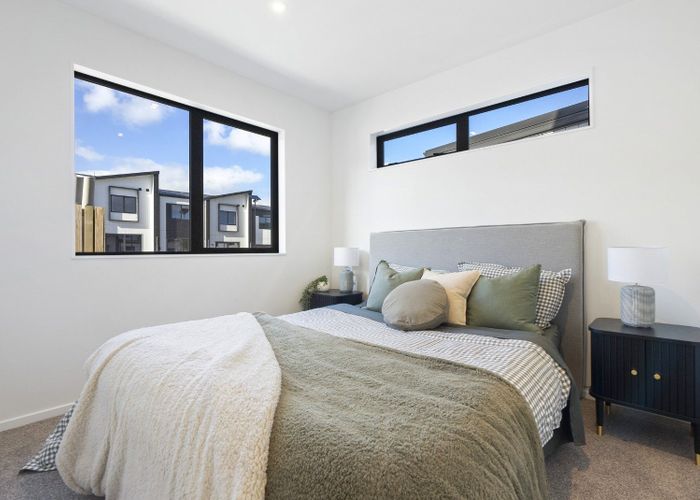  at 8/4 Ngaroma House Drive, Hobsonville, Waitakere City, Auckland