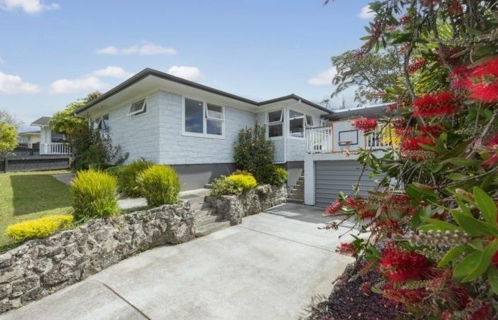  at 27 Sunvue Road, Glen Eden, Auckland