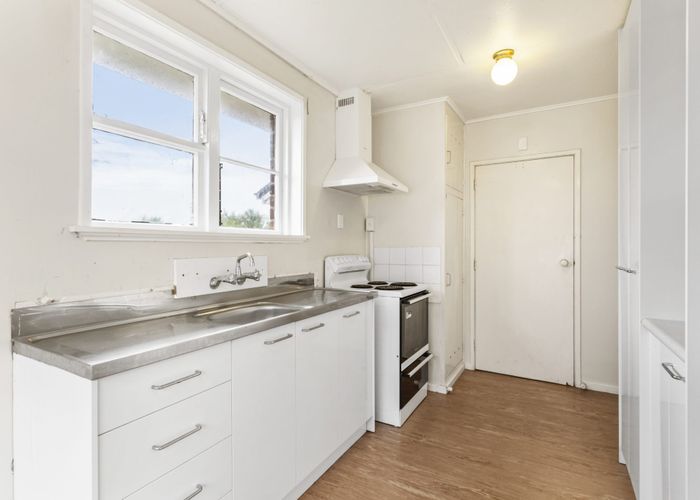  at 69 Roberts Avenue, Bayswater, North Shore City, Auckland