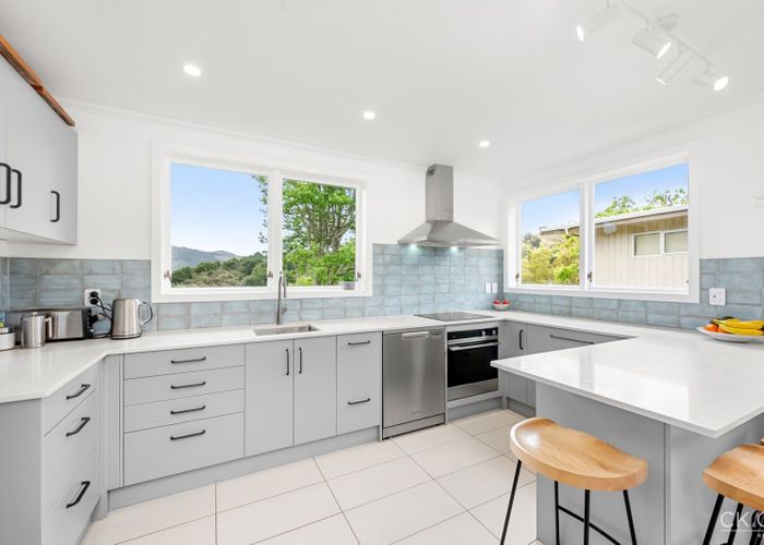 at 11 Chichester Drive, Pinehaven, Upper Hutt