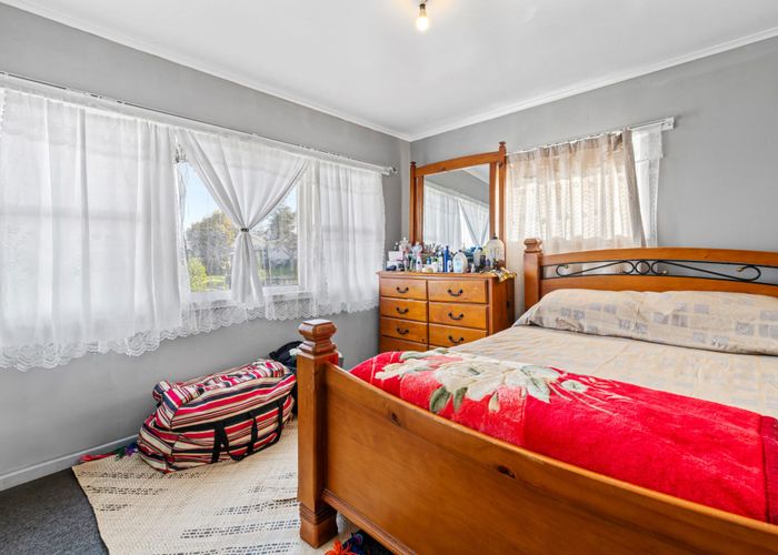  at 6 Everitt Road, Otara, Auckland