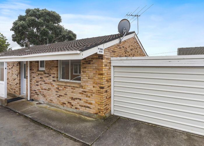  at 4/14 Alana Place, Mount Wellington, Auckland
