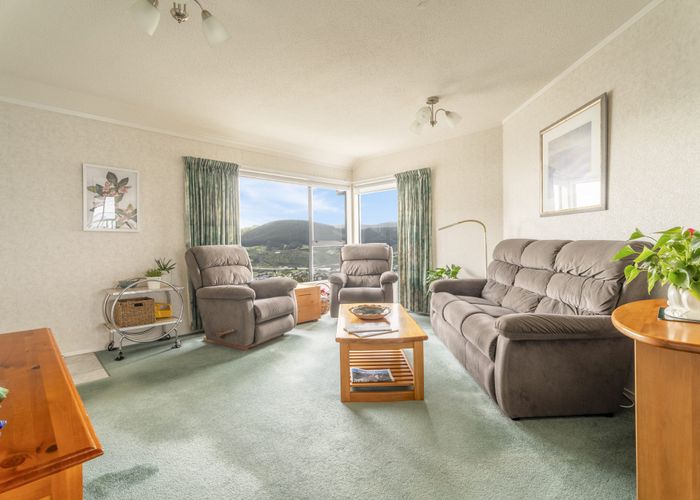  at 9 Chastudon Place, Tawa, Wellington