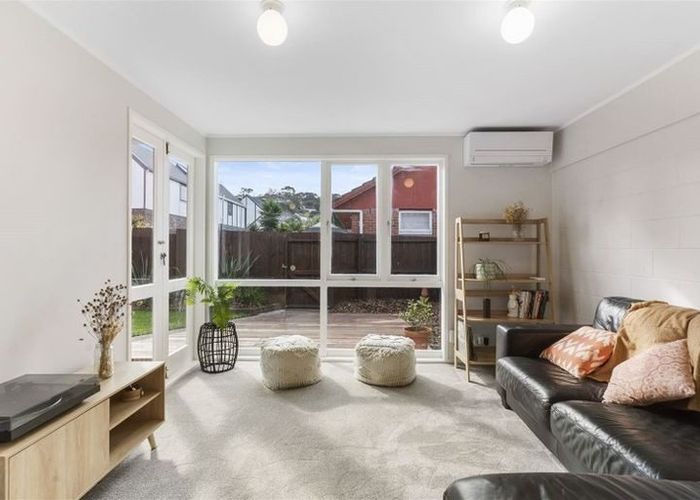  at 5/92 Owairaka Avenue, Owairaka, Auckland