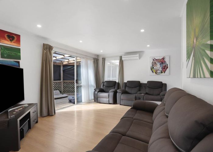  at 16 Kemp Road, Massey, Waitakere City, Auckland