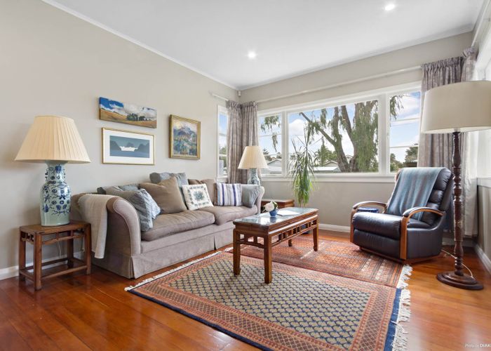  at 14 Riversdale Road, Avondale, Auckland