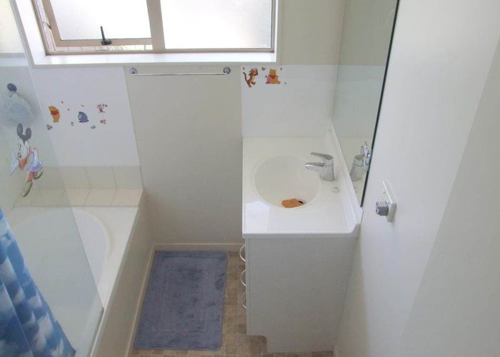  at 8 Serenity Place, Flat Bush, Manukau City, Auckland