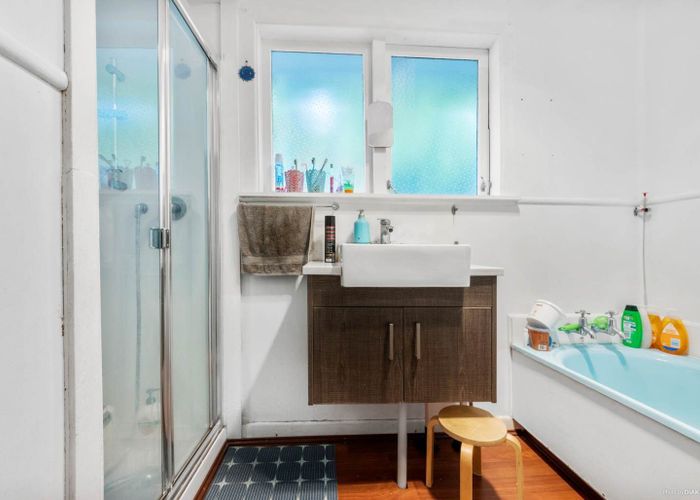  at 12 Mason Street, New Lynn, Waitakere City, Auckland