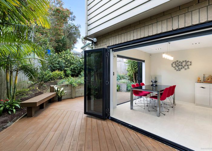  at 118 Halsey Drive, Lynfield, Auckland