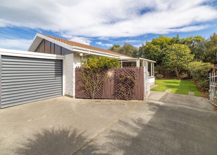  at 2/45 Valecrest Avenue, Parklands, Christchurch