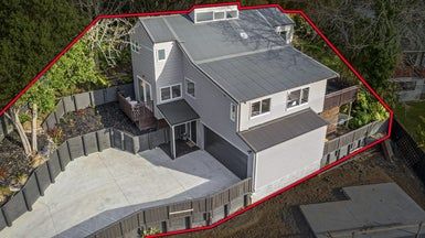  at 10 Louise Place, Browns Bay, Auckland