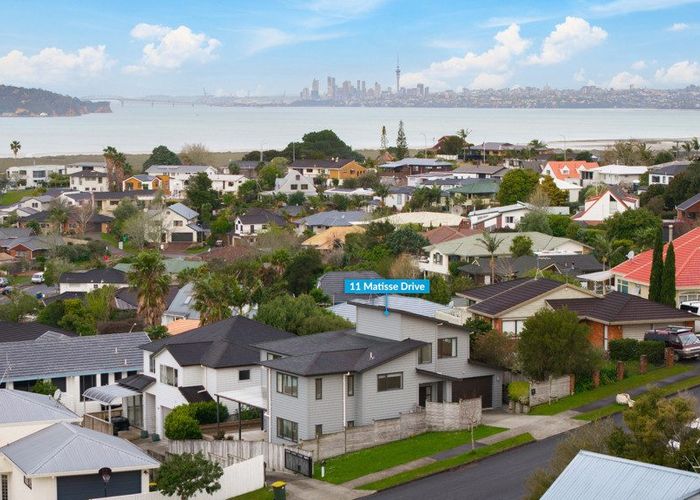  at 11 Matisse Drive, West Harbour, Waitakere City, Auckland