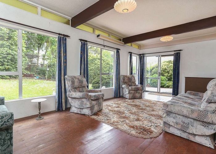  at 28 Cyclarama Crescent, Massey, Waitakere City, Auckland