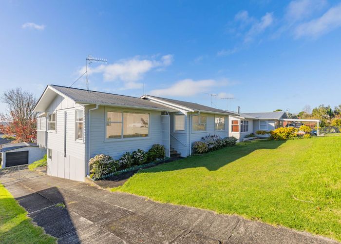  at 6 Hatherlow Street, Glenfield, Auckland
