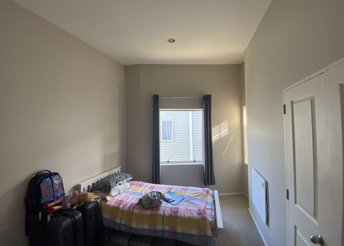  at 4/6 Islington Aven, New Lynn, Waitakere City, Auckland