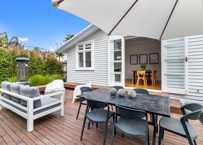  at 18 Waitomo Avenue , Mount Eden, Auckland