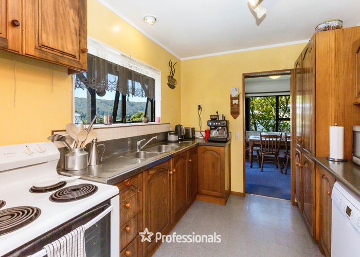  at 2 Fenchurch Grove, Stokes Valley, Lower Hutt, Wellington