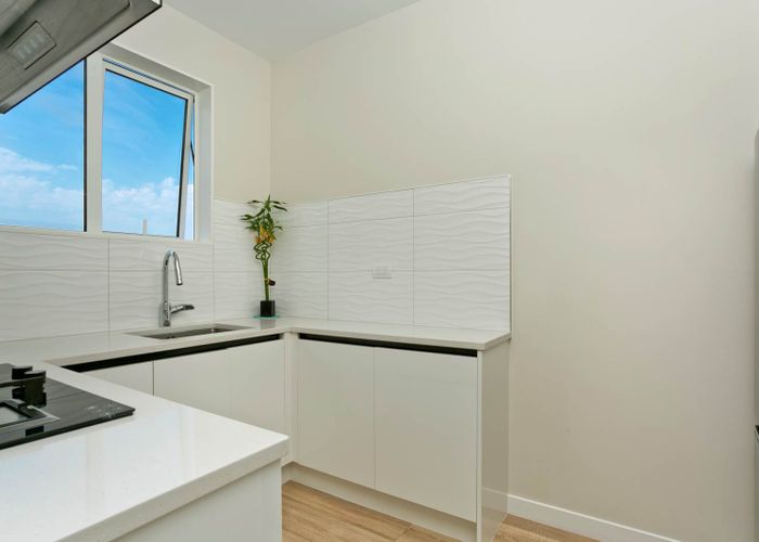  at 7 Colliston Rise, Pinehill, Auckland