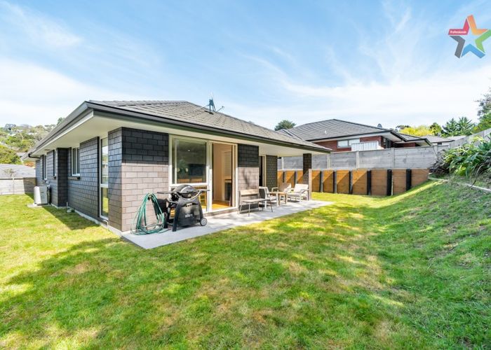  at 30 Mooring Close, Whitby, Porirua