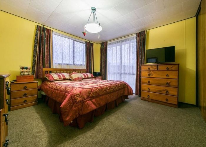  at 84 Captain Scott Road, Glen Eden, Waitakere City, Auckland