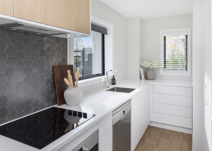  at 1/18 Carlton Mill Road, Merivale, Christchurch City, Canterbury