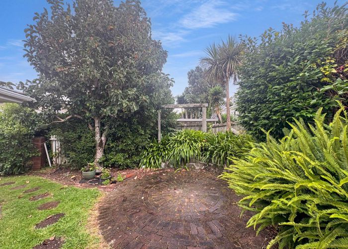  at 2/4 William Avenue, Greenlane, Auckland City, Auckland