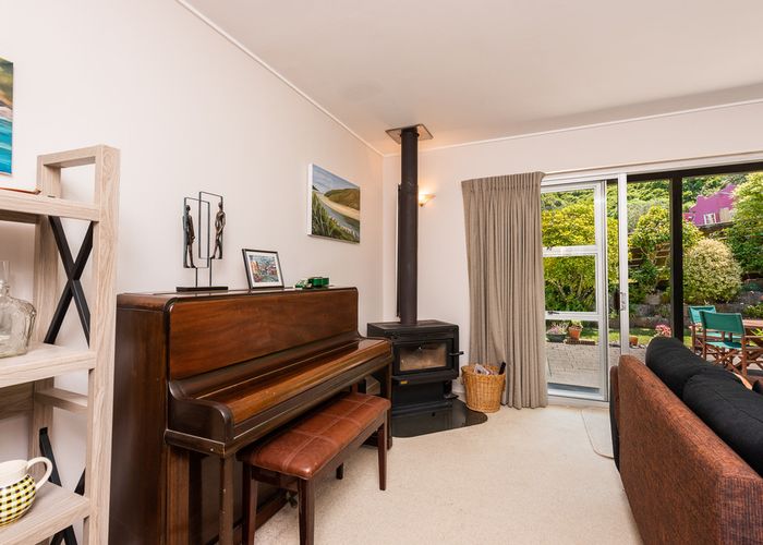  at 28 Paddington Grove, Karori, Wellington