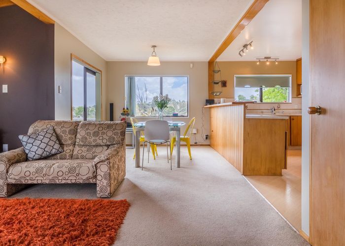  at 86 Rosier Road, Glen Eden, Auckland