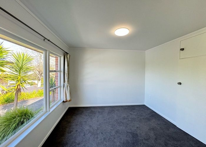  at 2/73 Lake Road, Northcote, North Shore City, Auckland