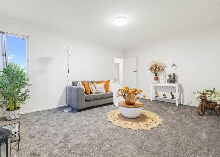  at 11 Orchard Rise, Rosehill, Papakura