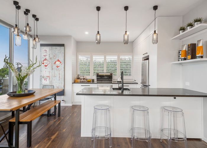  at 33 Rutherford Terrace, Meadowbank, Auckland