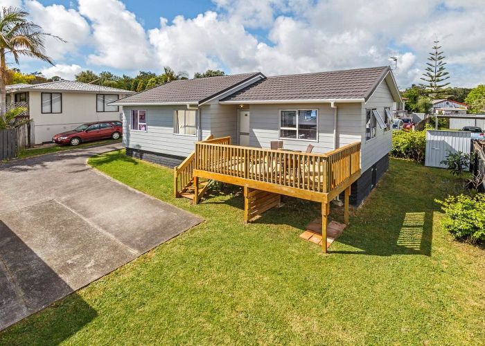  at 1/24 Caribbean Drive, Unsworth Heights, North Shore City, Auckland
