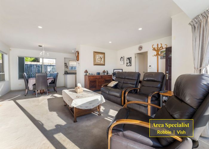  at 33 Craigbank Avenue, New Lynn, Auckland