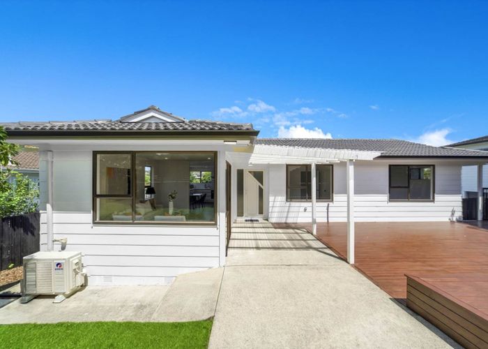  at 93 Stapleford Crescent, Browns Bay, North Shore City, Auckland