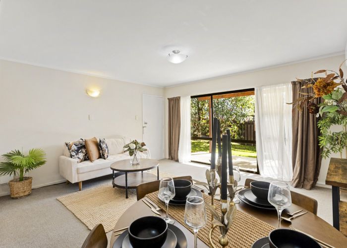  at 2/21 Burch Street, Mount Albert, Auckland