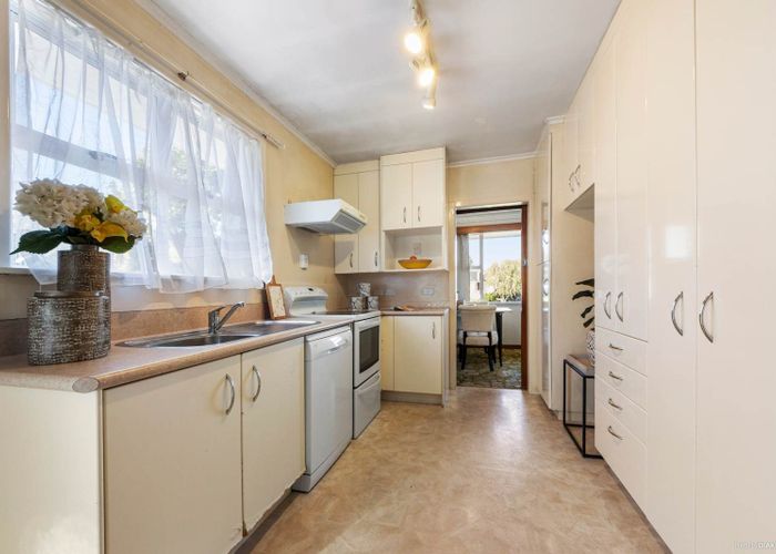  at 11 Chilcott Road, Henderson, Waitakere City, Auckland