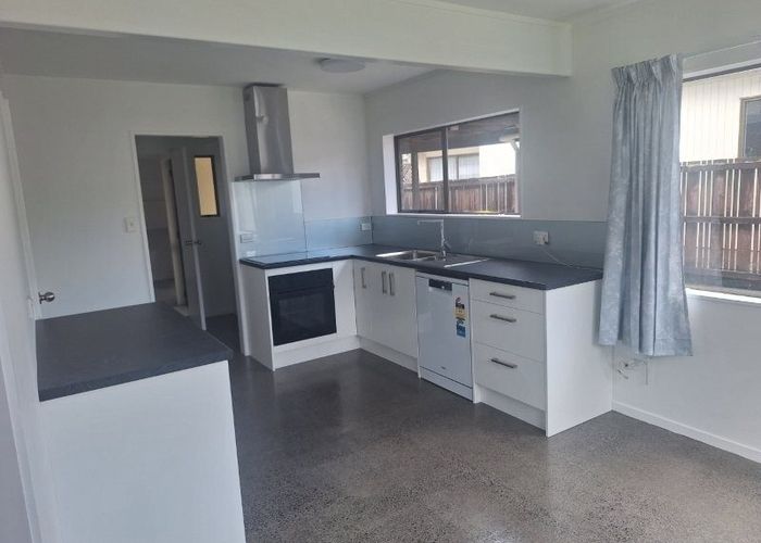  at 15 Galloway Avenue, Farm Cove, Manukau City, Auckland