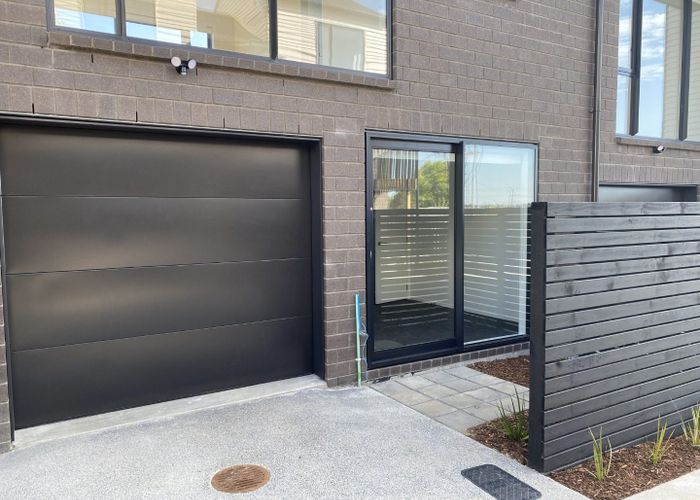  at 3/1 Fruitvale Road, New Lynn, Auckland