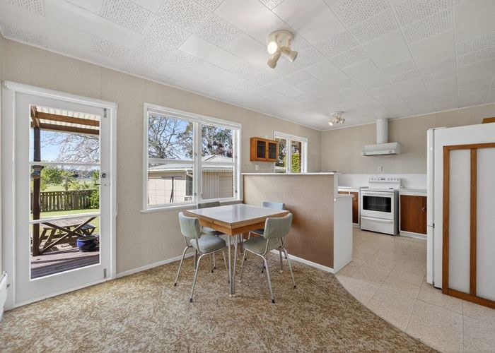  at 16 Cascades Road, Pakuranga Heights, Auckland
