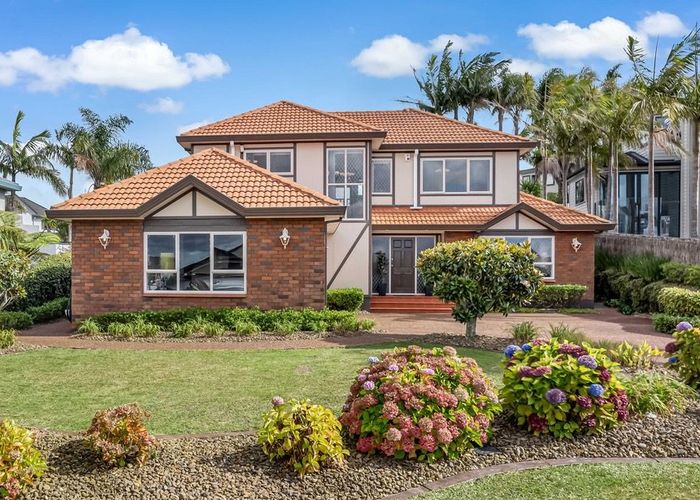  at 32 Reflection Drive, West Harbour, Auckland