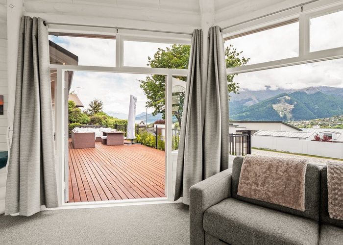  at 25 Oregon Drive, Kelvin Heights, Queenstown-Lakes, Otago
