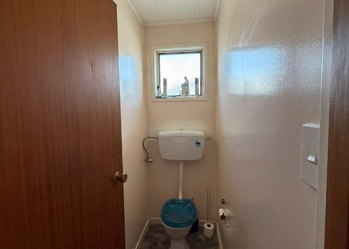  at 5 Chesley Place, Half Moon Bay, Auckland